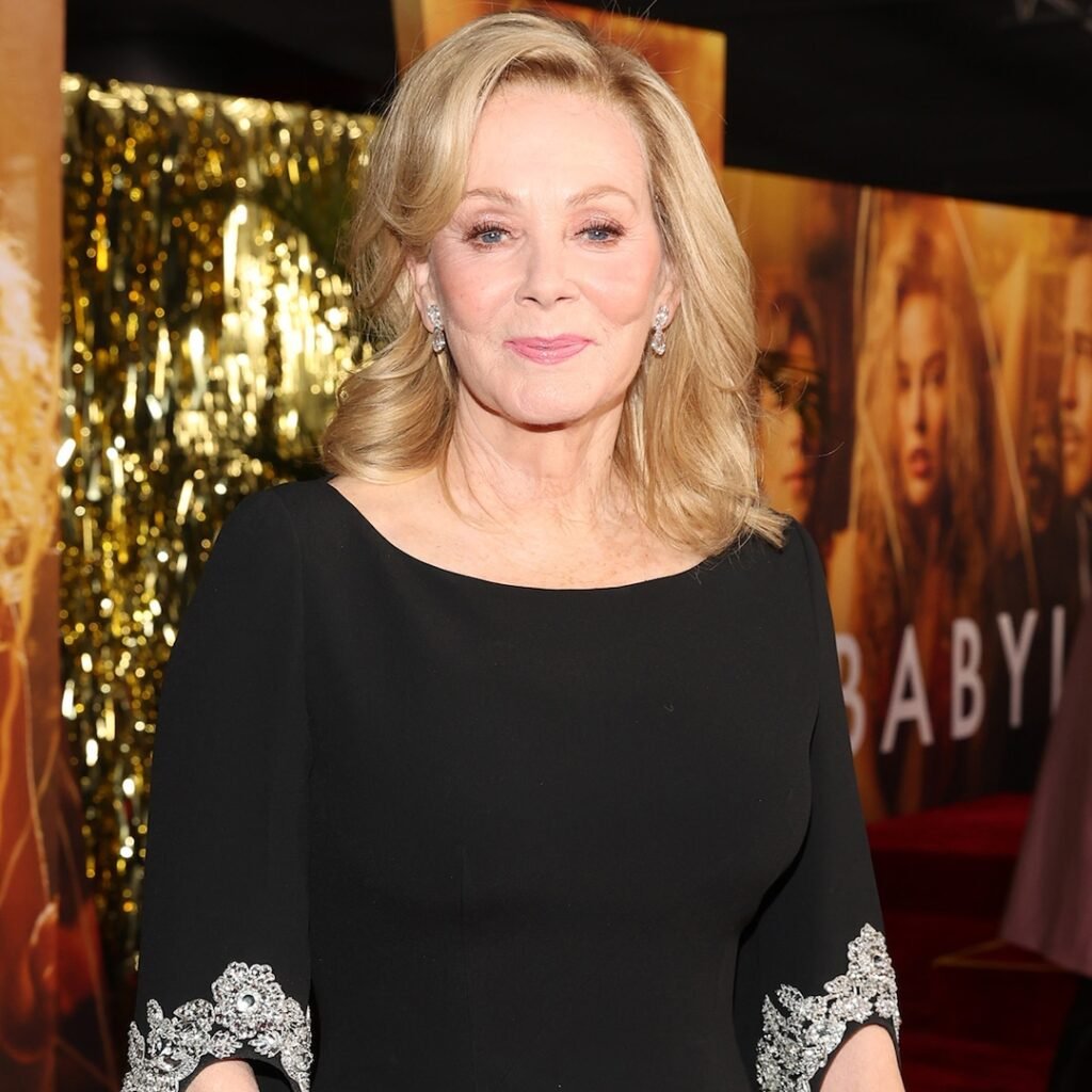 Jean Smart Reveals She Broke Her Kneecap “in Half” On 4th of July