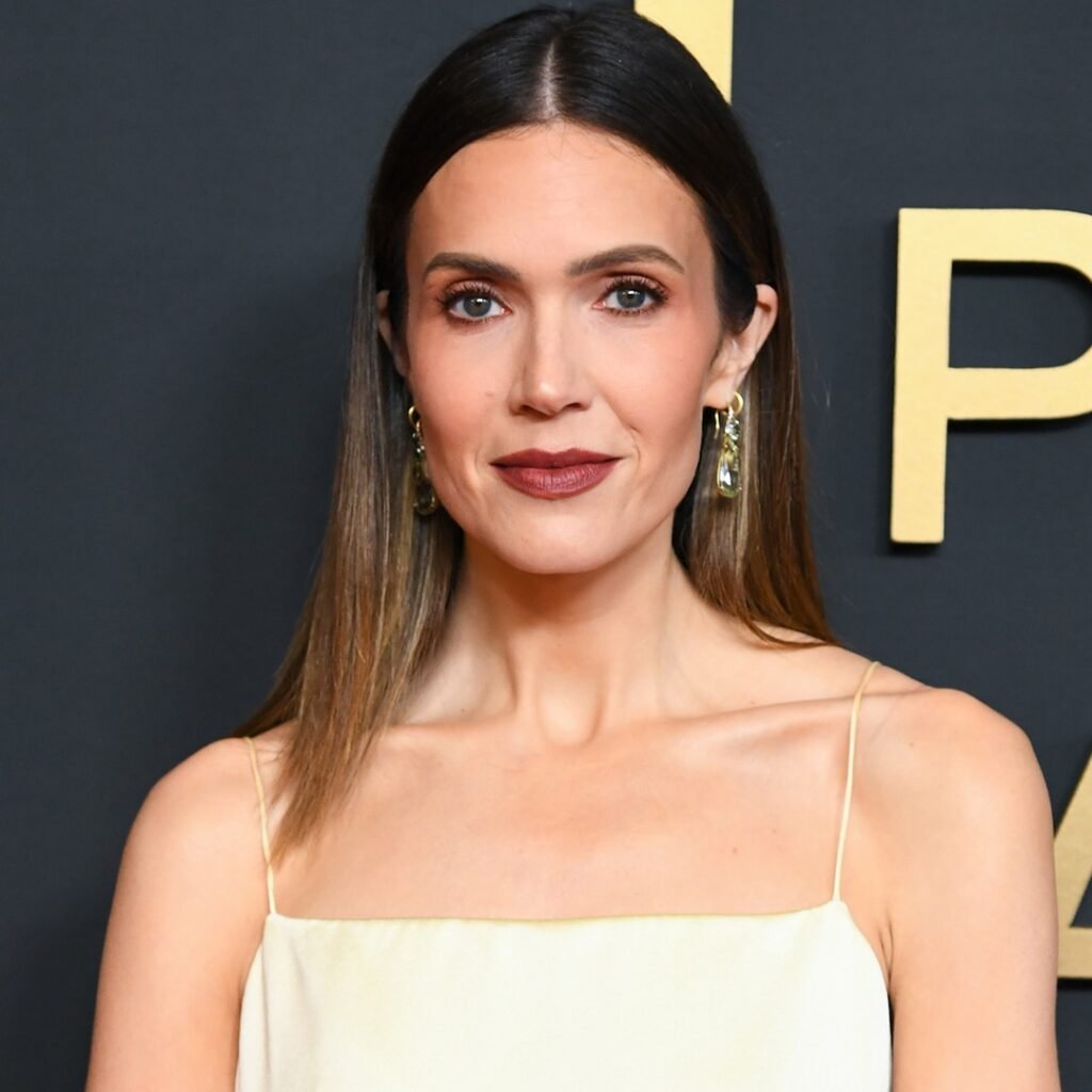 Mandy Moore, Taylor Goldsmith & 3 Kids in Family Vacation Photo