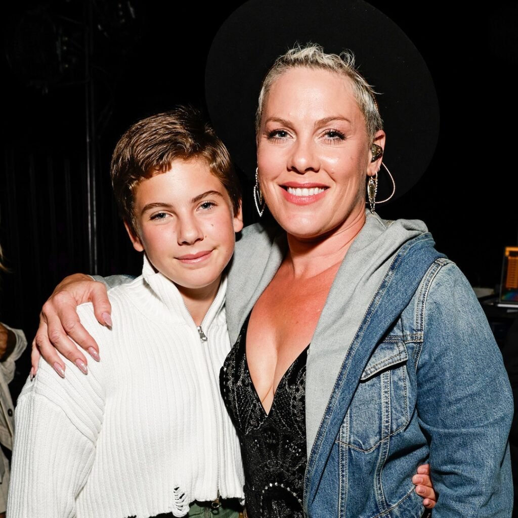 Pink, Daughter Willow’s Duet With Hugh Jackman