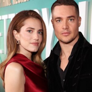 Allison Williams' Red Carpet Kiss With Husband Alexander Dreymon