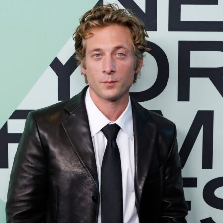 Jeremy Allen White on Fatherhood, Balancing Acting Career