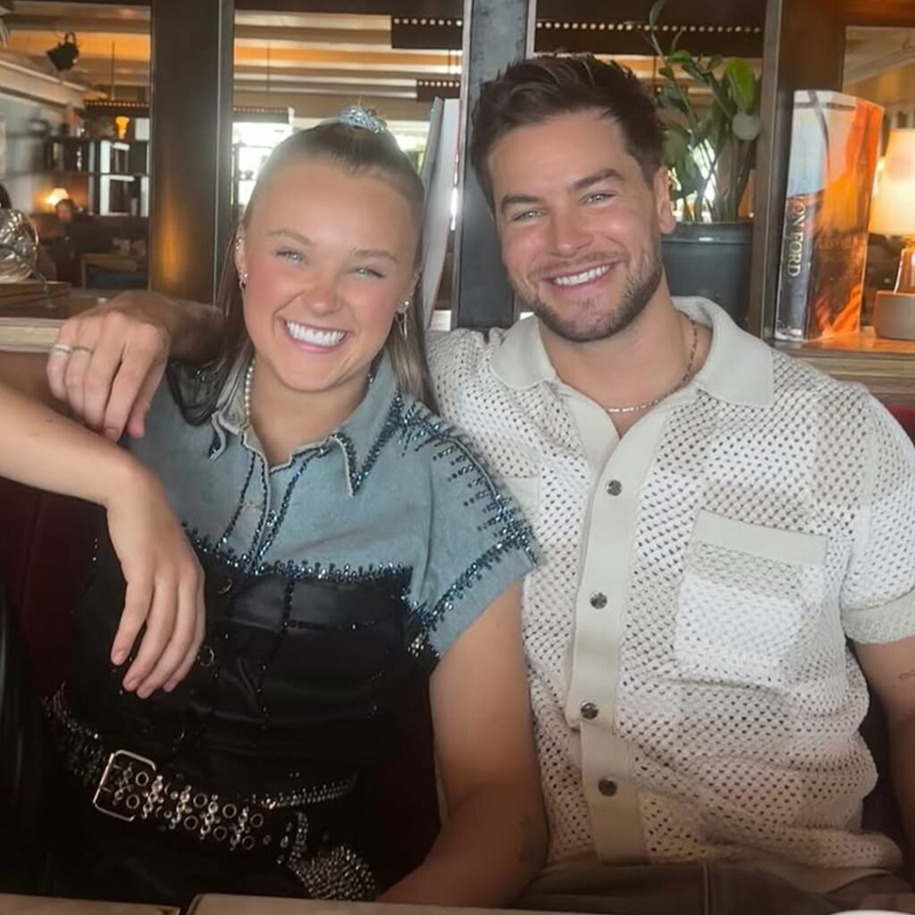 JoJo Siwa Receiving Cancer Gala Award, Chris Hughes Reveals