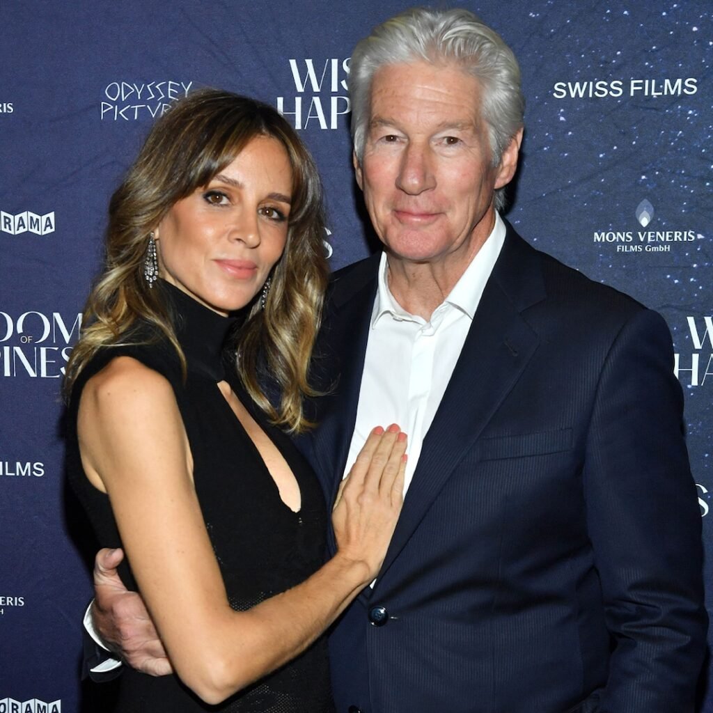 Richard Gere & Alejandra Silva Pack on the PDA During Rare Outing