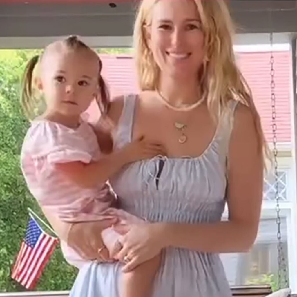 Rumer Willis on Breastfeeding 2-Year-Old, Criticism