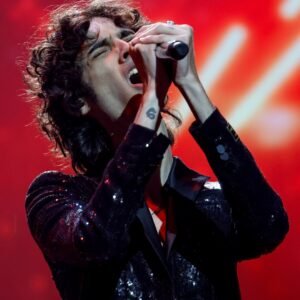 Sombr Responds to Fan’s Concert Criticism