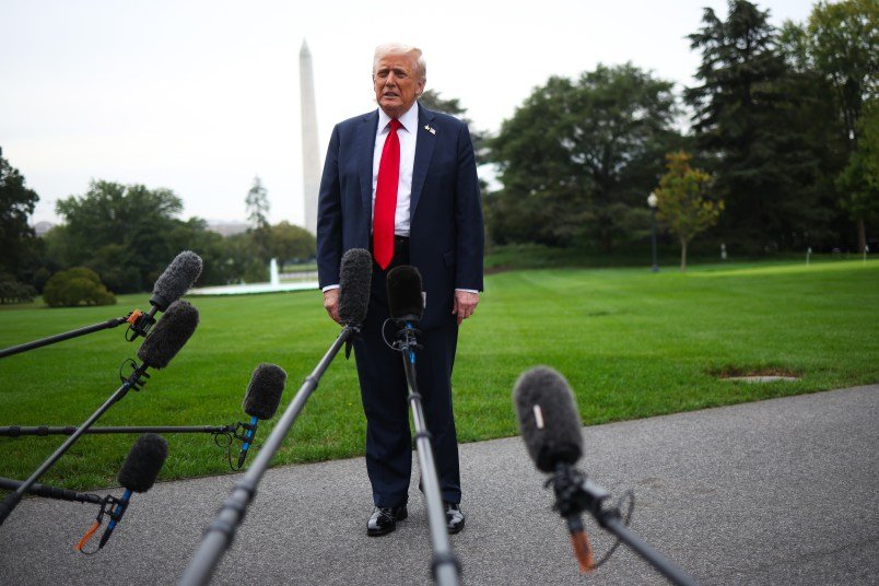 Supreme Court Temporarily Reinstates Fed Governor Trump Fired