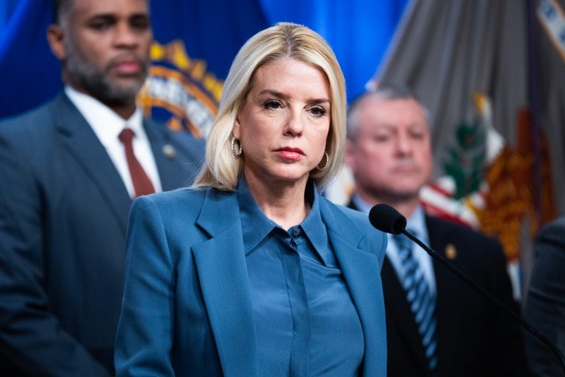 Minnesota SoS Rejects Bondi’s ‘Ransom’ Request for Voter Data In Exchange For End to ‘Chaos’