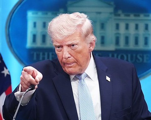 Trump Has Epic Social Media Meltdown Over Right Wing Iran Dissent Trump Has Epic Social Media Meltdown Over Right Wing Iran Dissent