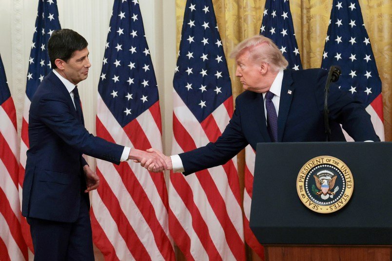 Fed Chair Kevin Warsh Heads to First Rate Decision Under a Cloud of Distrust About His Independence
