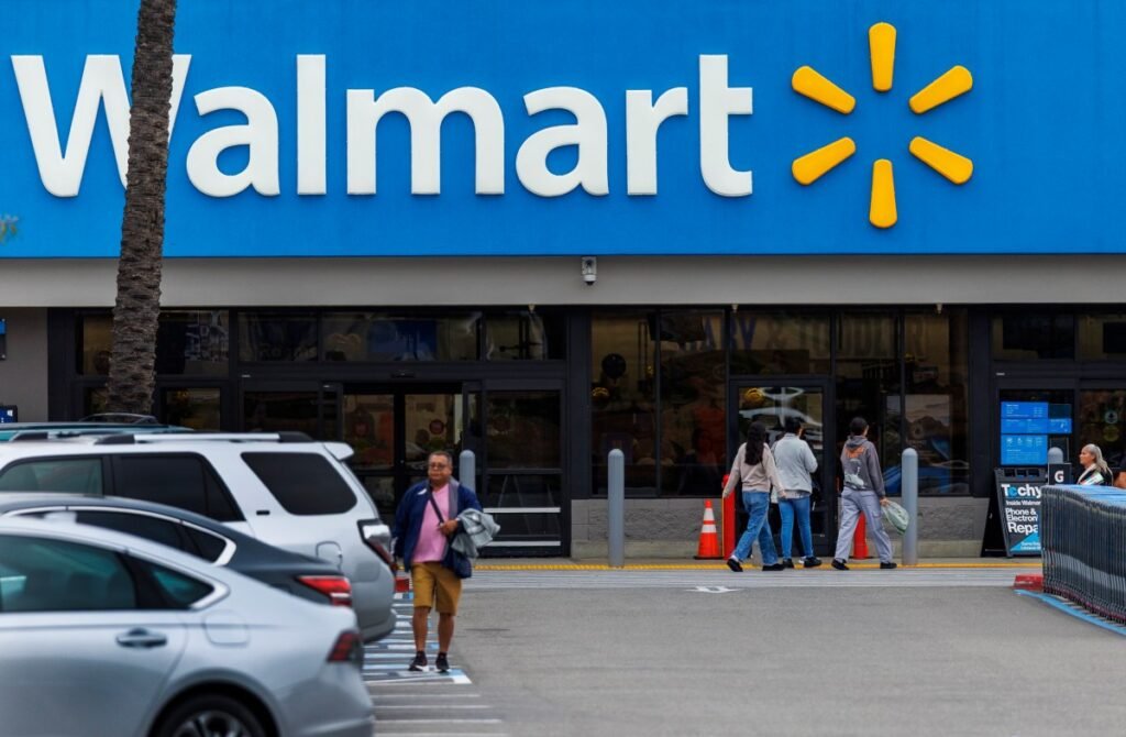 Biggest US Retailers Use $5 Billion in Trump Tariff Refunds to Appease Investors Biggest US Retailers Use $5 Billion in Trump Tariff Refunds to Appease Investors